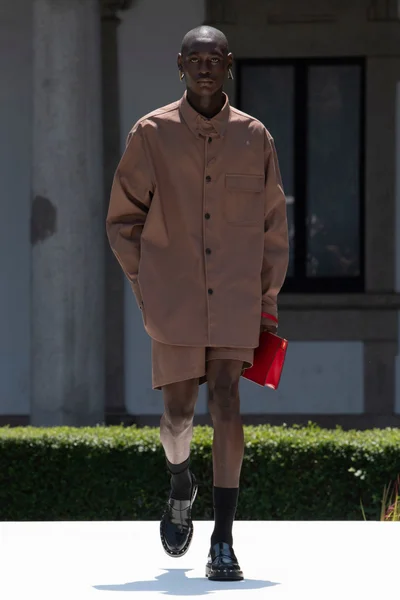 Look 40